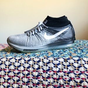 Nike ZOOM all out flyknit tennis shoes